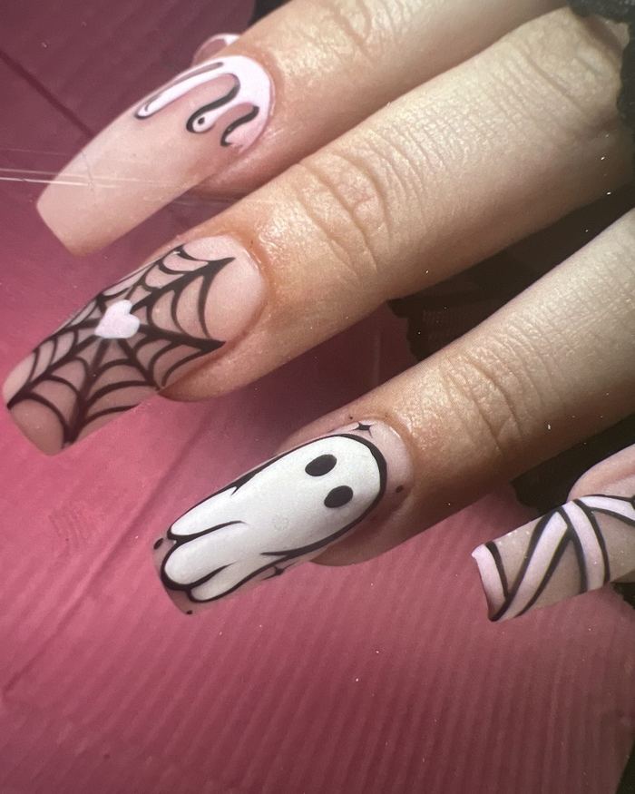 Seasonal nail art