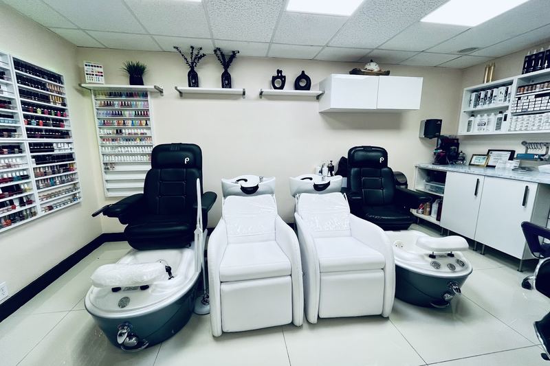 Pedicure chairs in the salon